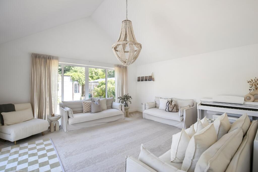 House in Salisbury - View 4