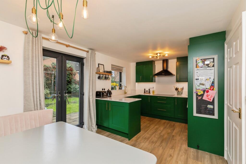 Kings Drive, Stoke Gifford, Bristol photo 3