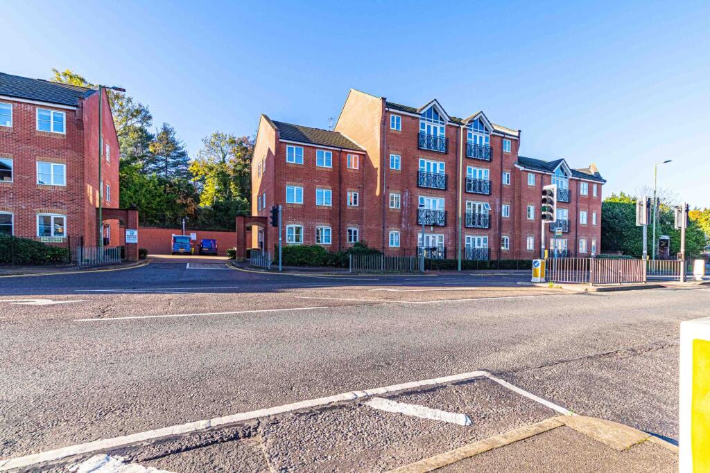 Main image of property: Harriet House, London Road, Hemel Hempstead, Hertfordshire, HP3