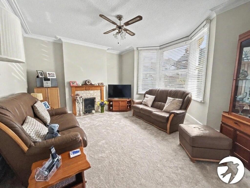 House in London, Halfway Street, Albany Park - View 2
