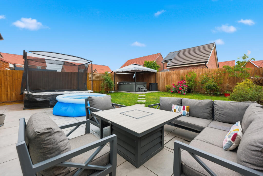 Violet Grove, Newark, NG24 - View 3