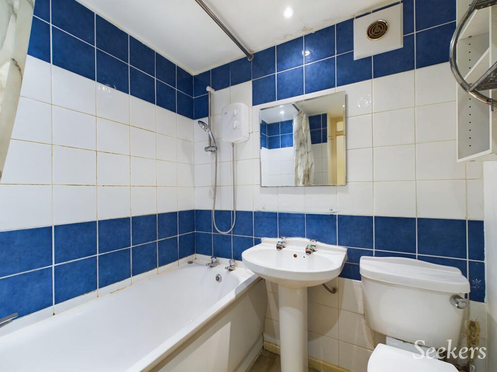 Apartment in Maidstone, Kent - More