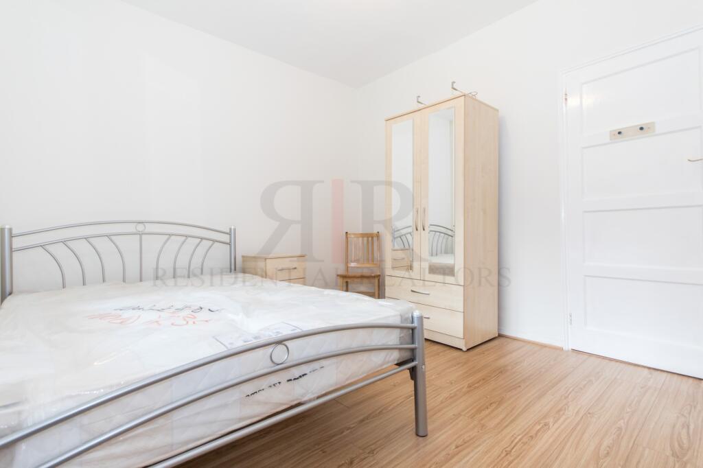 House in Rainham, Orchard Village, South Hornchurch - View 5