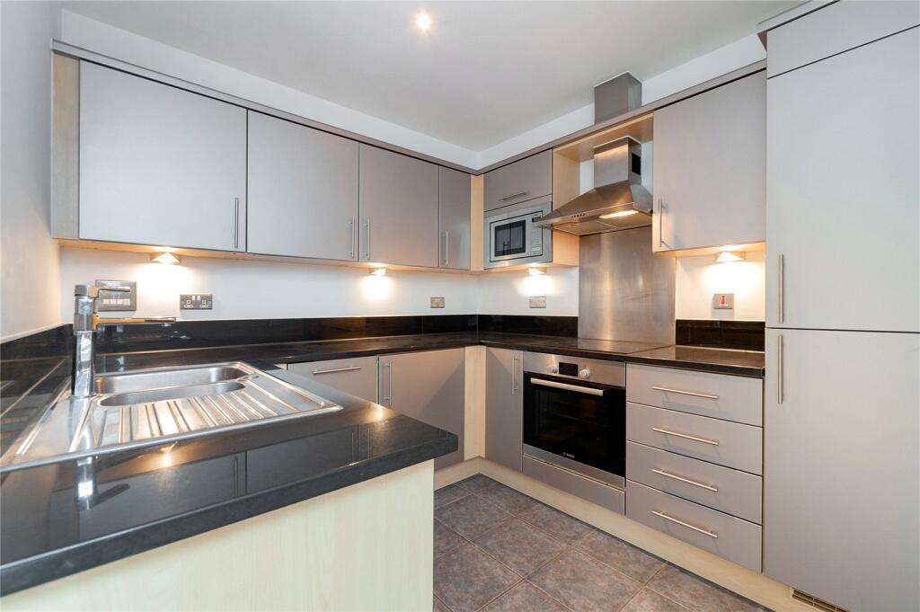 Apartment in London - More