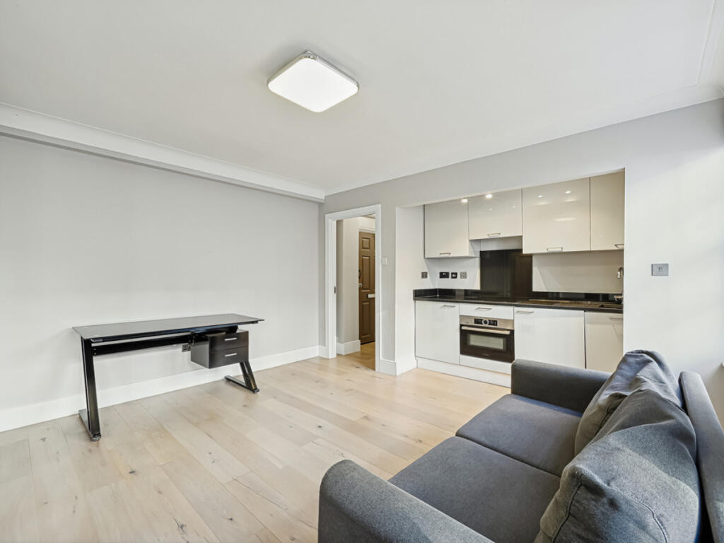 Apartment in London, Paddington - View 5