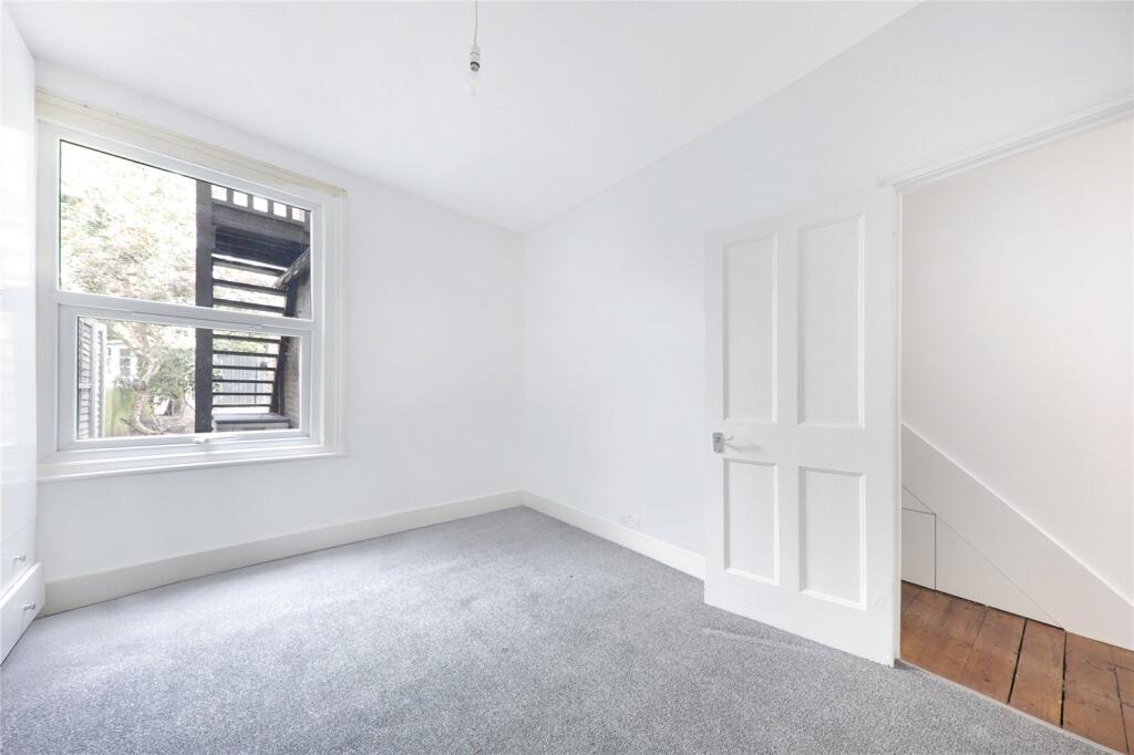 Apartment in London, Leyton - View 5