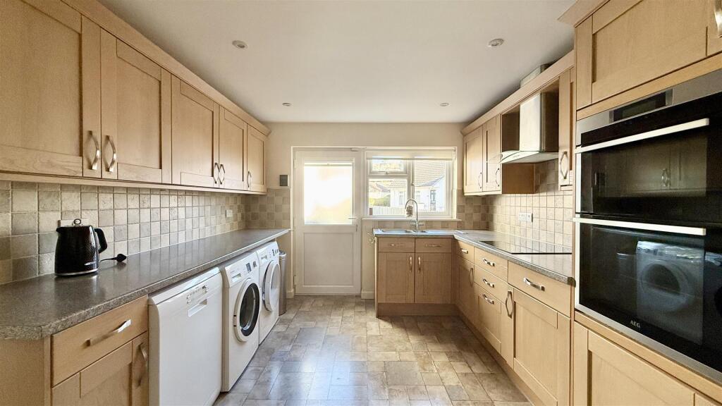 Orchard Close, Braunton photo 4