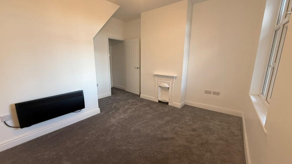 Apartment in Sheffield, Wisewood, Wadsley - View 4