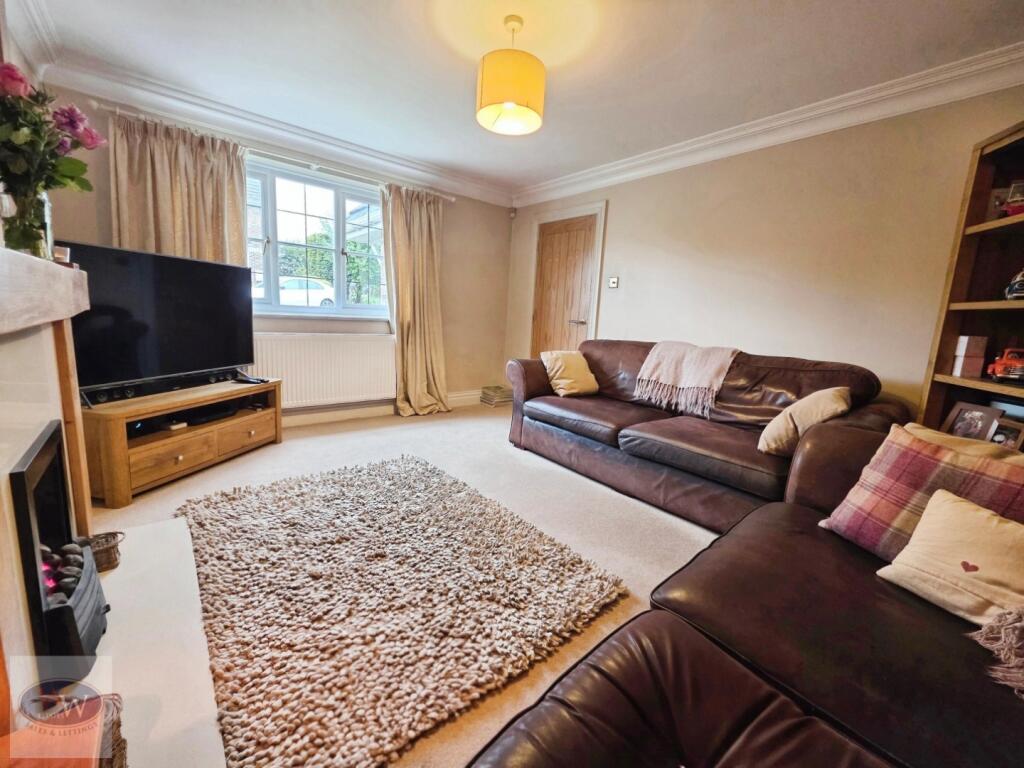 House in Bradford, Baildon - View 4