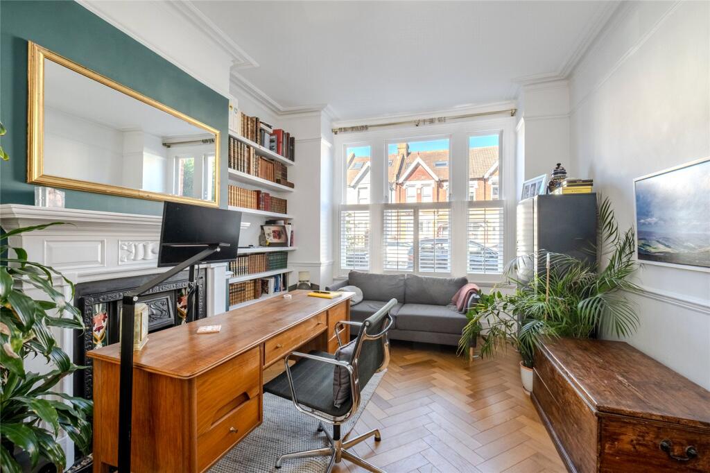 House in London, Fayland Estate, Furzedown - View 5