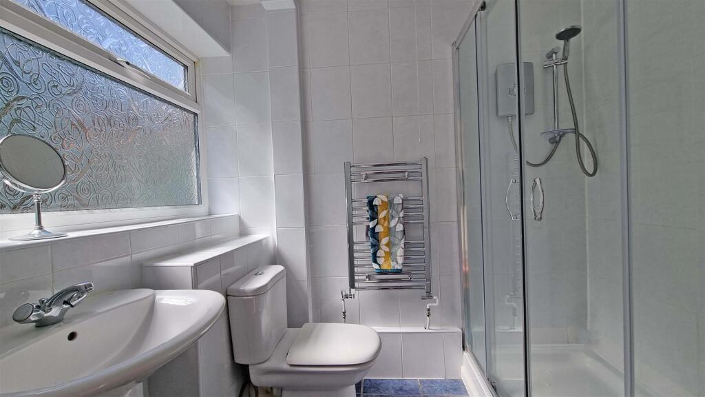 House in Bromsgrove, Wythall - More