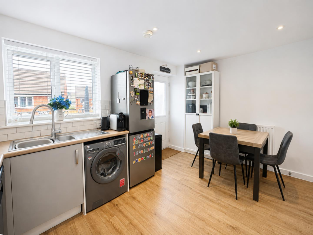 House in Northampton - View 5