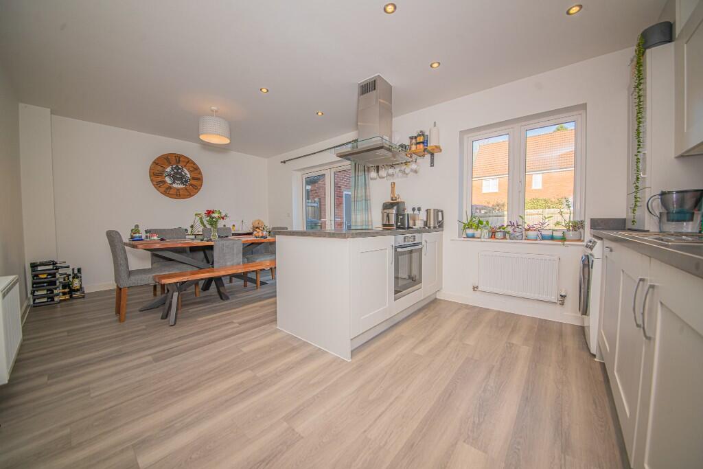 Chiltern Crescent, Fair Oak, Eastleigh, SO50 photo 2