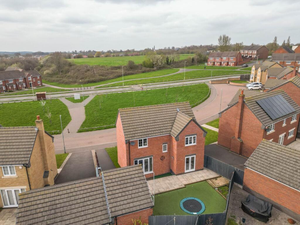 Samphrey Close, Hinckley, LE10 photo 2