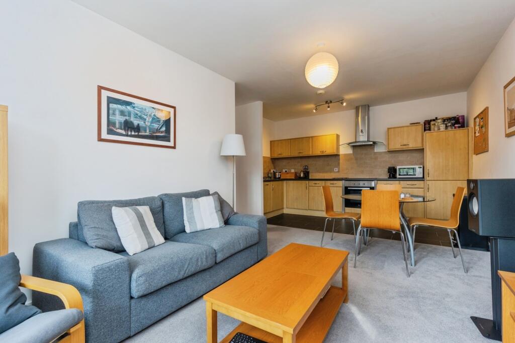 Apartment in Trafford, Greater Manchester - View 4