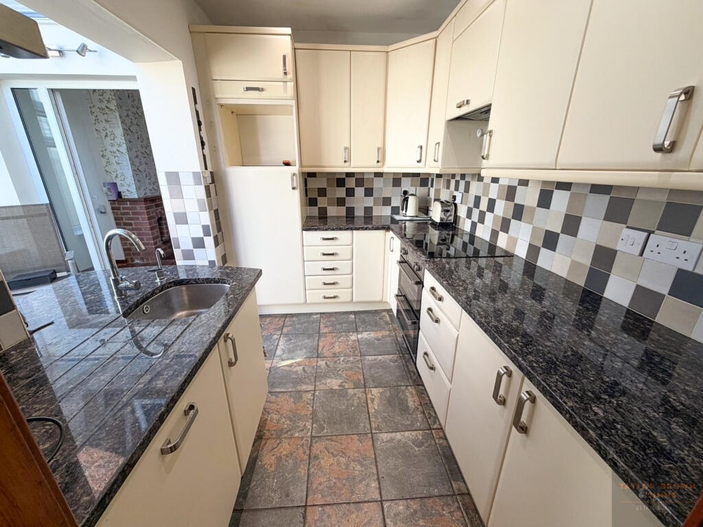 Holbrook Street, Heanor, Derbyshire photo 2