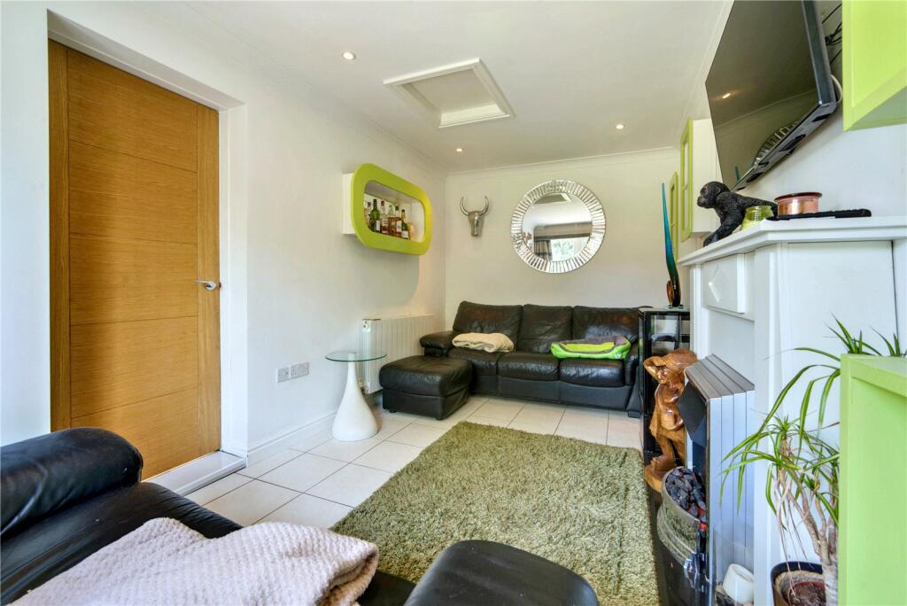 House in Worcester, St Peters, St. Peter the Great County - View 4