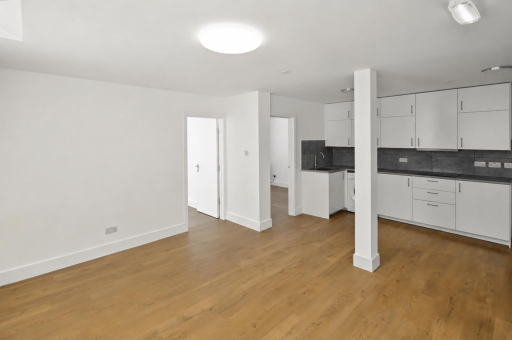 Apartment in Northampton, West Northamptonshire - View 4