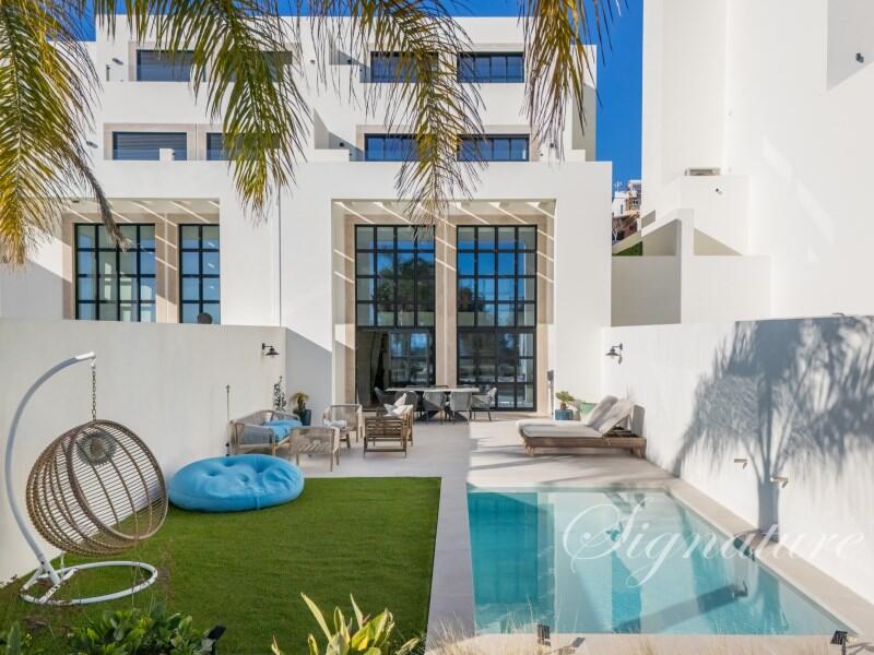 Main image of property: Algarve, Santa Bárbara de Nexe