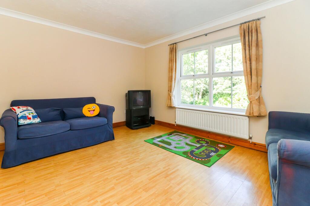 House in Watford, Hertfordshire - View 4