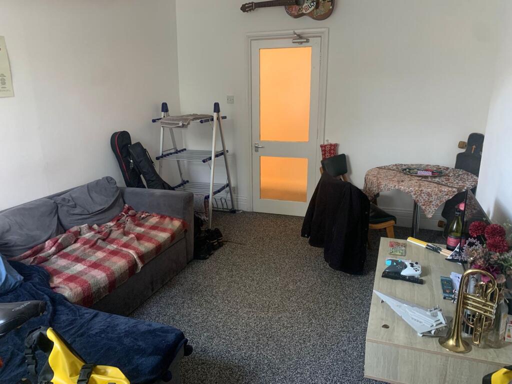 4 bedroom flat for rent