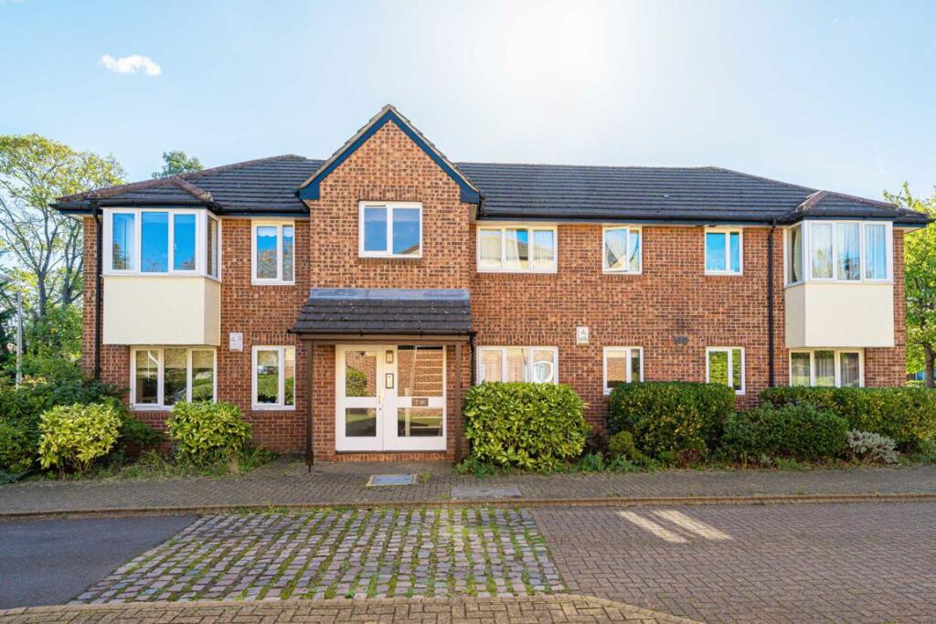 Main image of property: Shepperton Court Drive, Shepperton