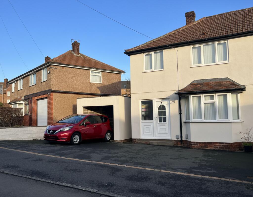3-bed semi-detached on Grosvenor Way, Lepton, HD8, £215,000