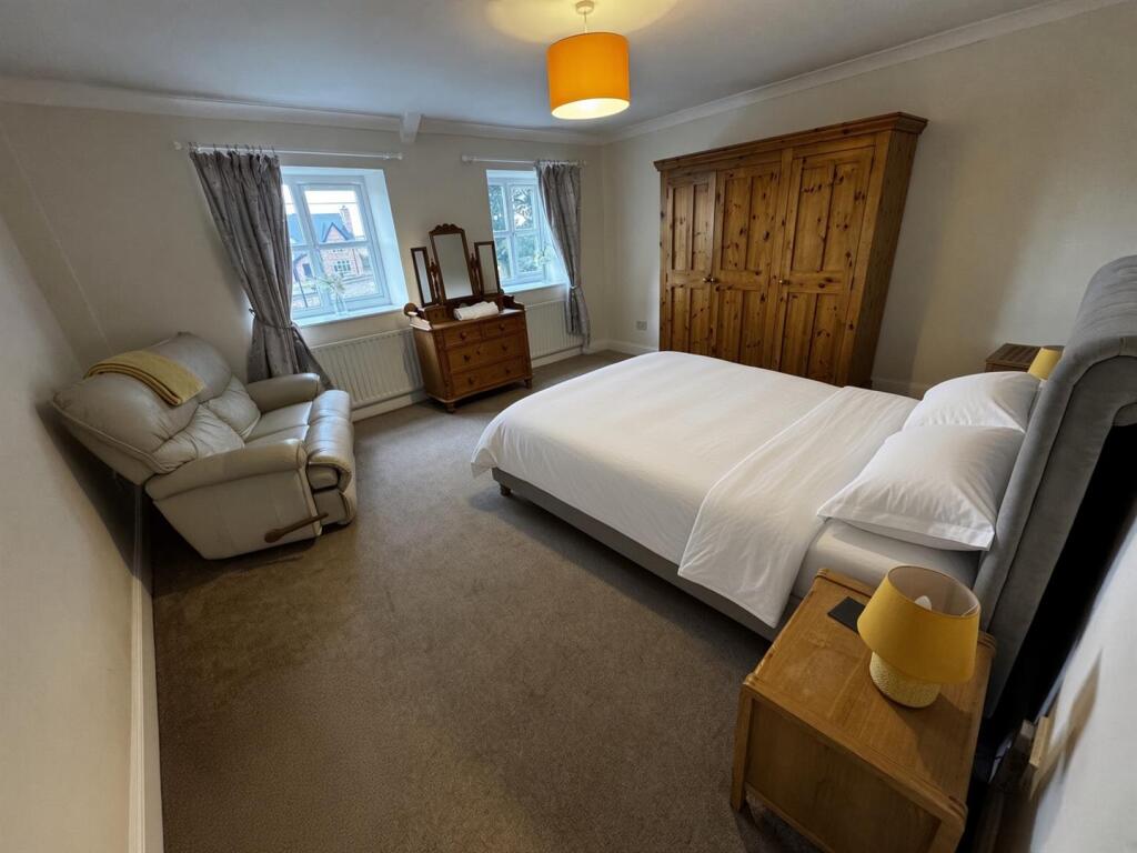 House in Durham, Low Pittington - More