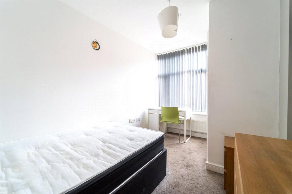 6 bedroom house for rent