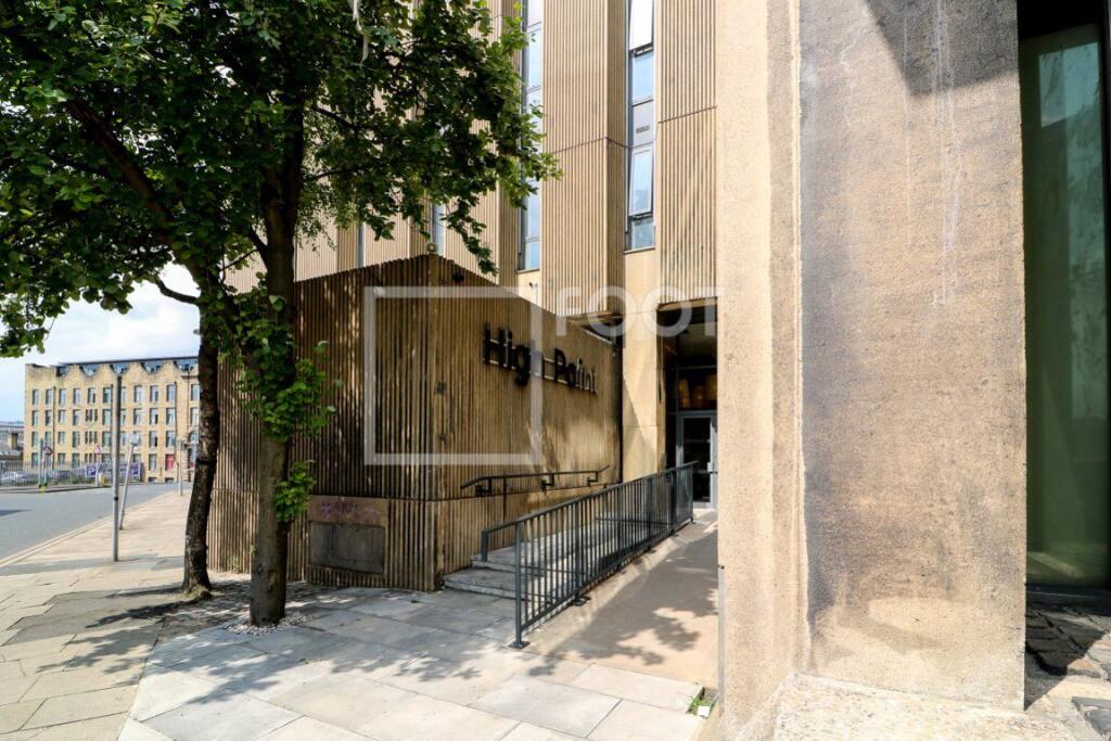 Main image of property: City Centre apartment with gym and garden terrace