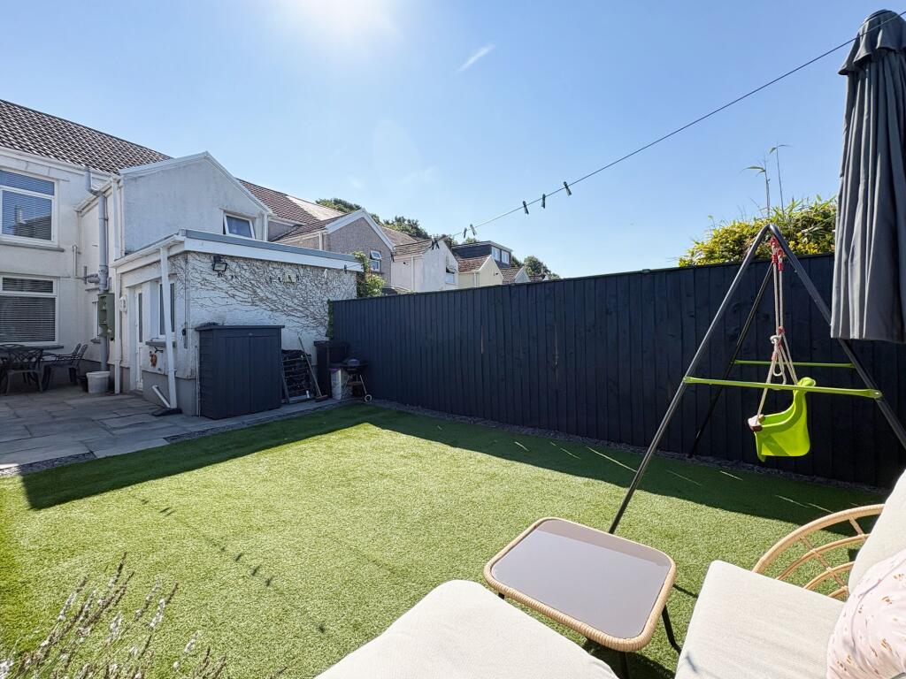 House in Neath - View 3
