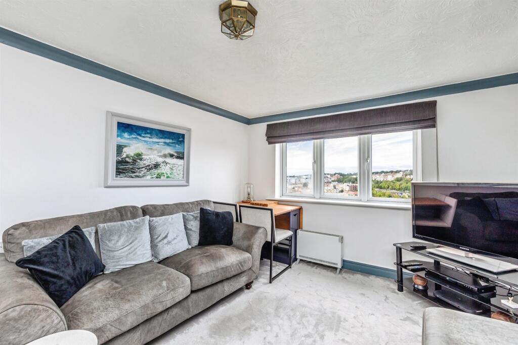 Apartment in Tonbridge - View 4