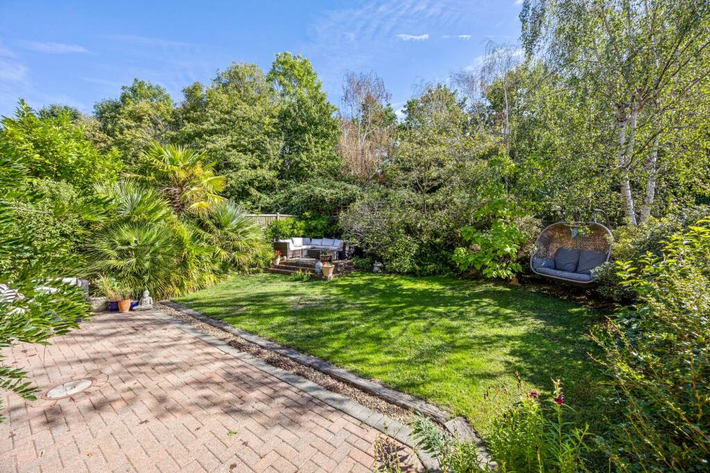 House in Redhill - View 3