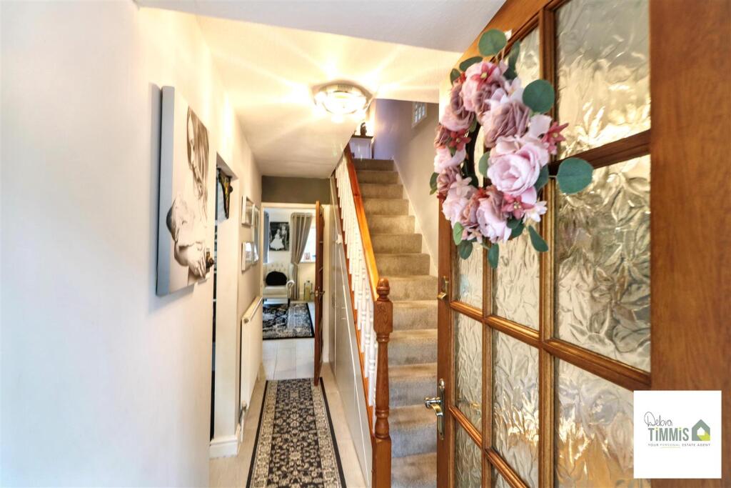 House in Stoke-on-Trent, Baddeley Green - View 3