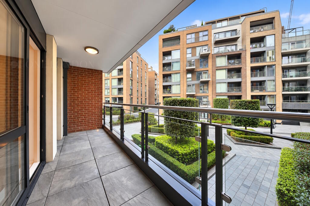 Apartment in London - More