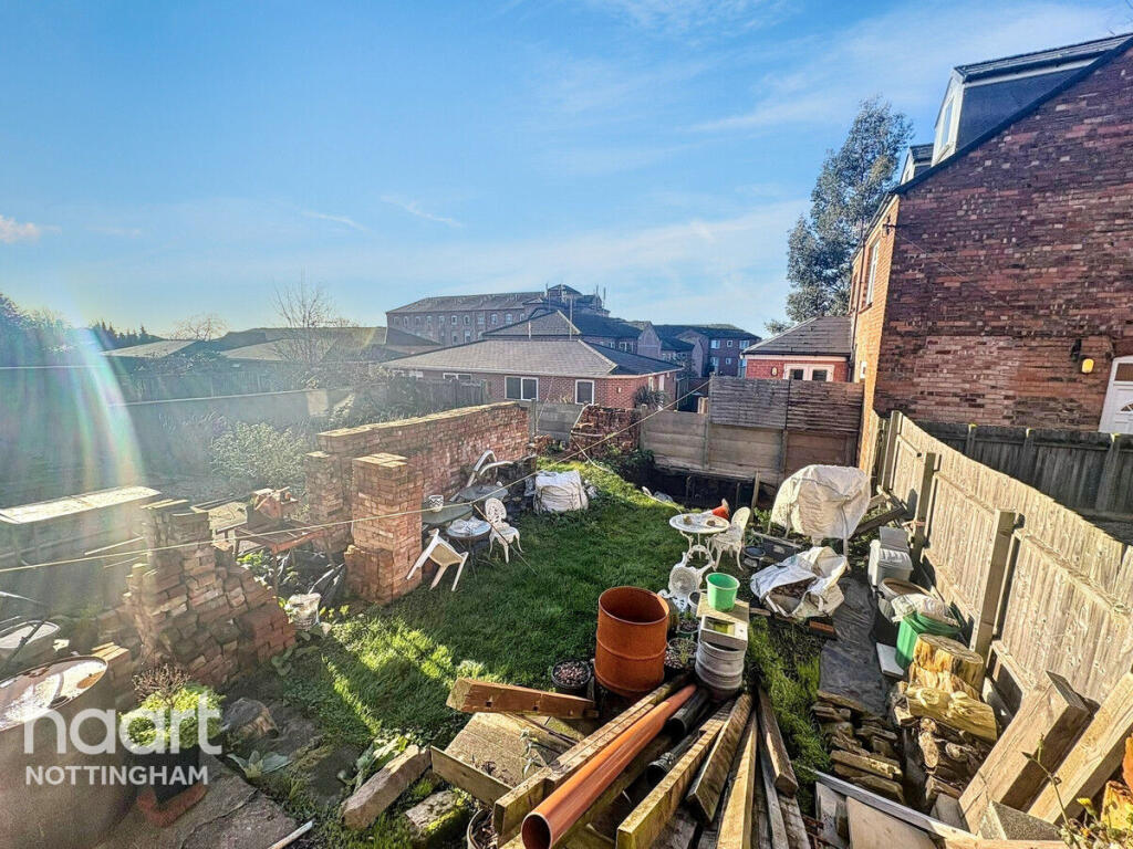 House in Nottingham, Radford - View 2