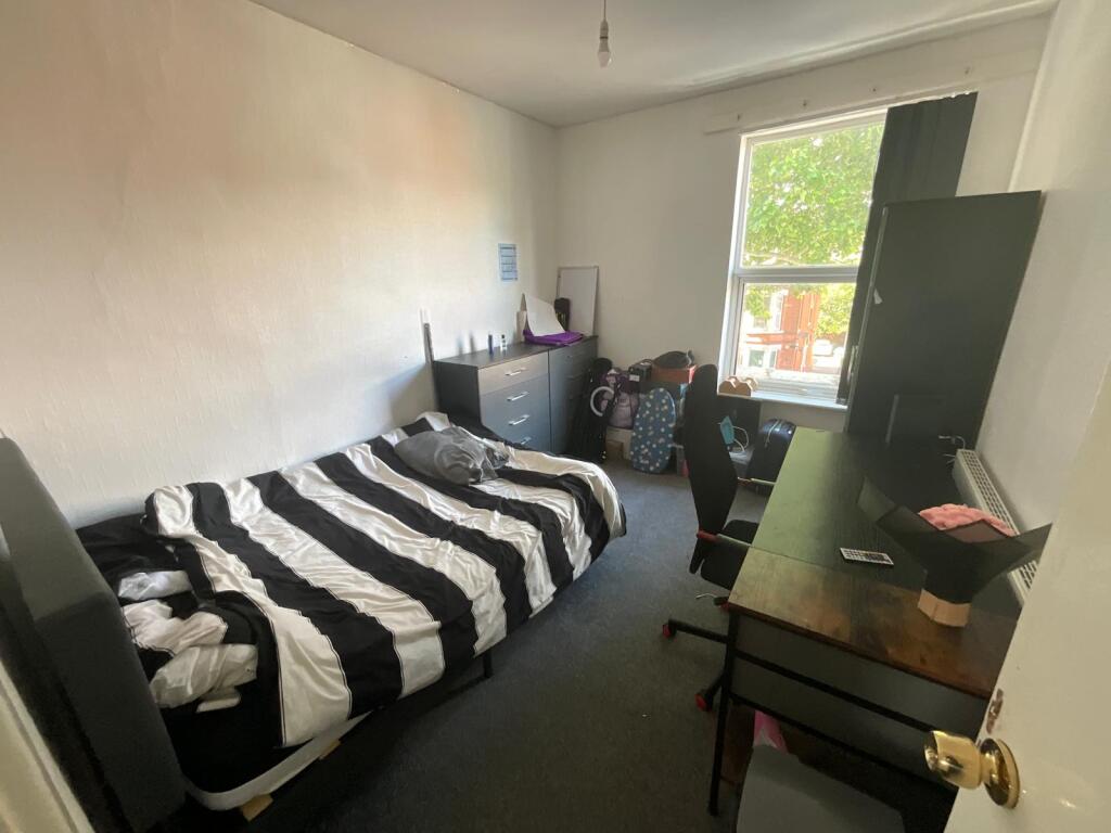 Apartment in Nottingham, Nottinghamshire - View 4