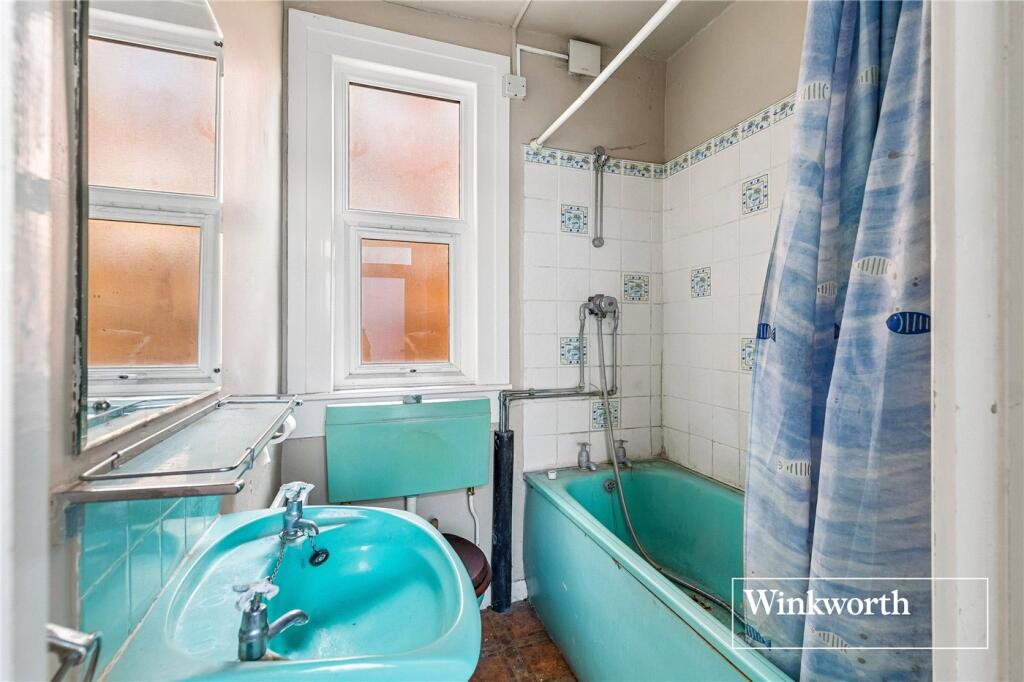Apartment in London, West Finchley - More