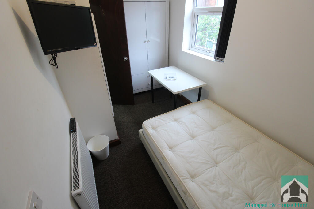 6 bedroom house for rent