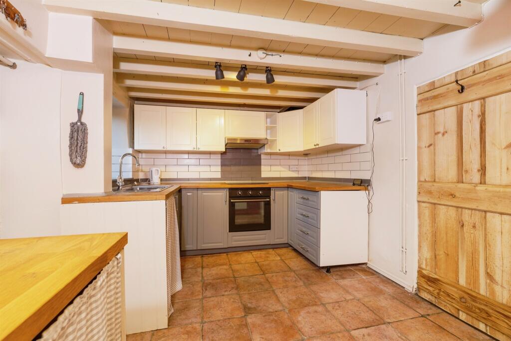 High Street, Leadenham, Lincoln - View 3