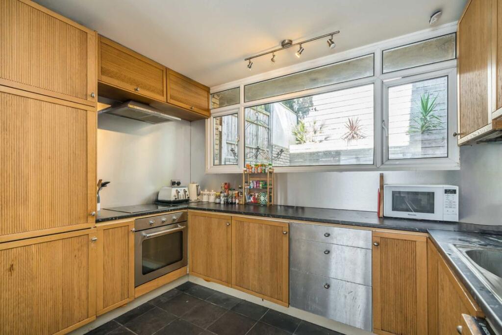 House in London - View 4
