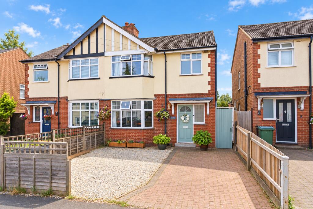 Main image of property: Front Street, Slip End, Luton, Bedfordshire, LU1