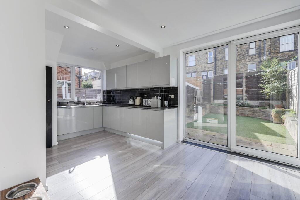 House in Pudsey, Stanningley - View 3