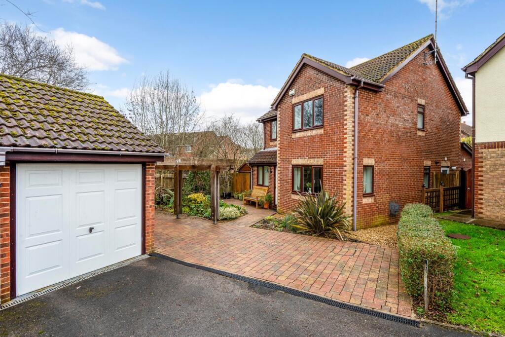 Main image of property: Pentridge Way, Ashurst Bridge , SO40