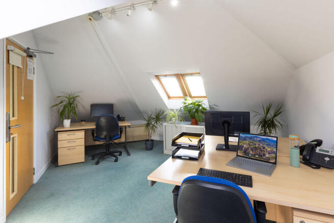3 Person Loft Office To Rent In Hitchin
