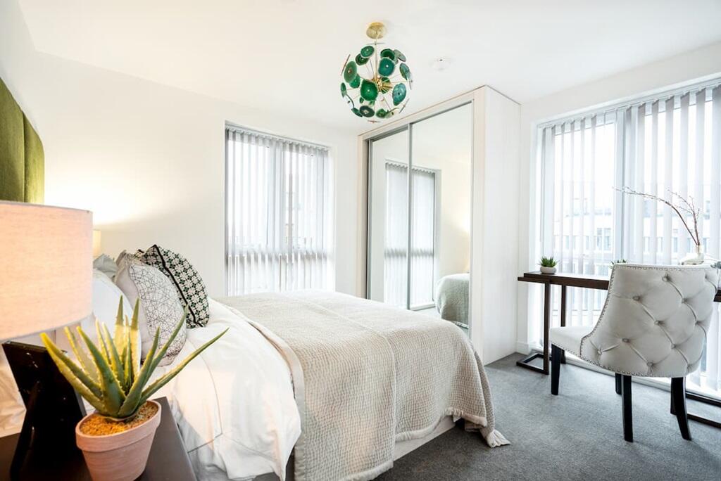 Apartment in Southend-on-Sea, Essex - View 5