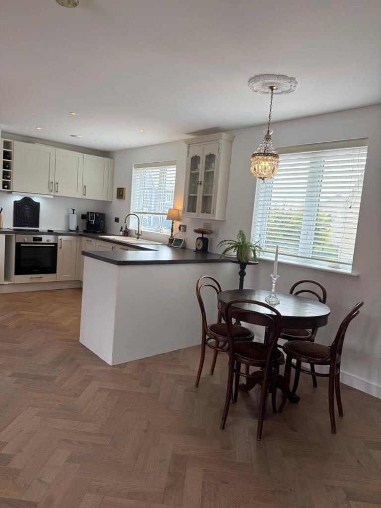 House in Tonbridge and Malling, Snodland - View 4