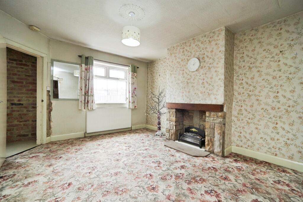House in Leeds, Silverdale, Westfield - More