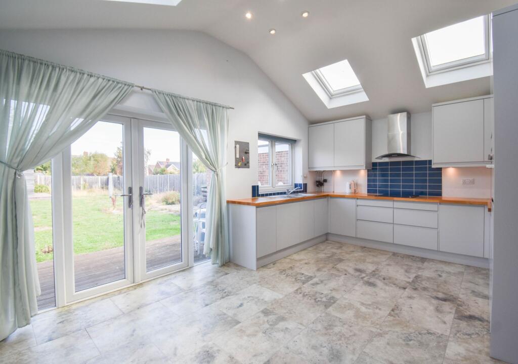High View, Bedford, MK41 photo 2
