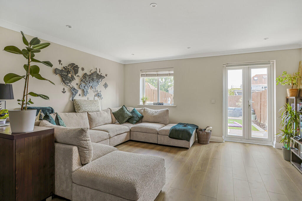 St Georges Drive, Bournemouth photo 5